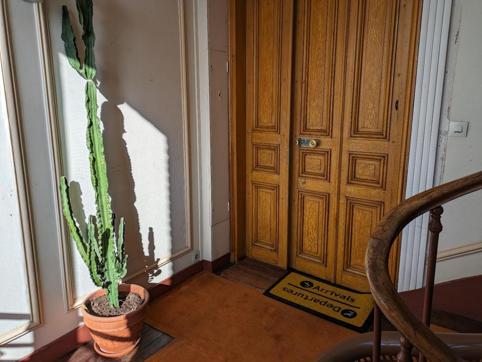 Stylishly Decorated 2bd Montmatre! Apartment Paris