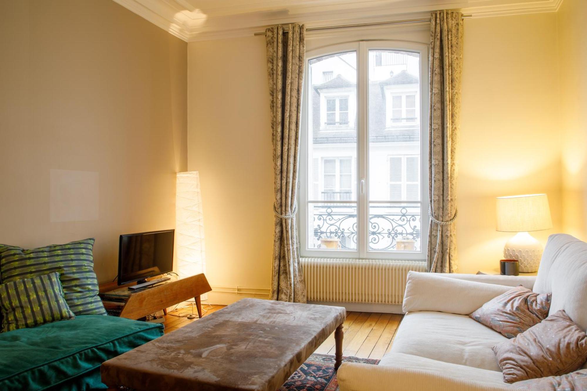 Stylishly Decorated 2bd Montmatre! * Paris